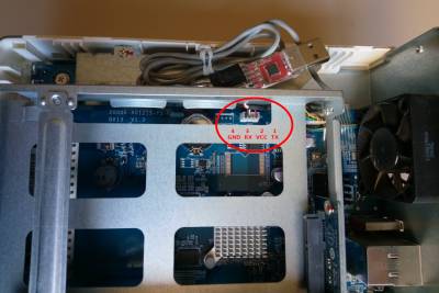QNAP TS-120: Console connector
