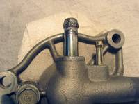 Honda SH150: Water pump hose connection